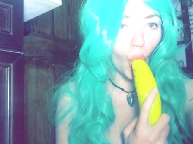 Sucking Banana Teaser ;) 