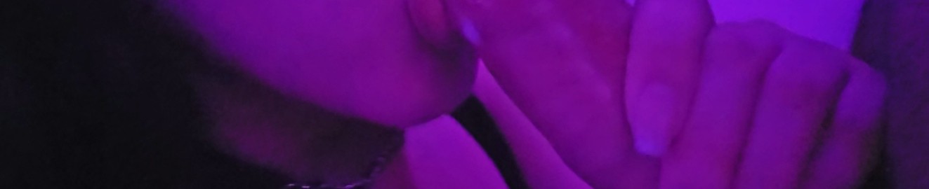 VelvetTwoInTheRoom
