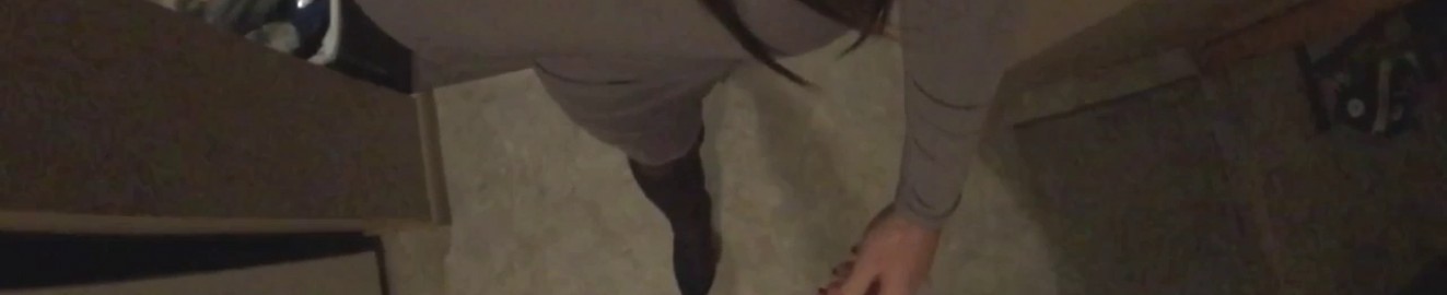 Giantess Carly