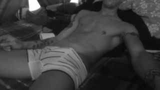 nice mojo going cameleon on screen, showing cameleon cum miummm