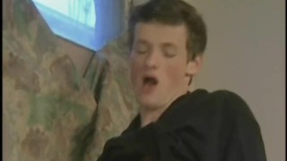 BAREBACK TWINK SQUAT - Scene 2