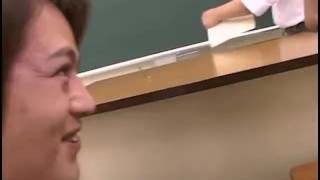 Japanese got her pussy played with dirty fingers