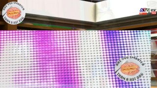 PARIS Game Show - Are You Smarter Than a Hot Dog ?