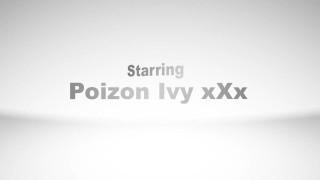 Superhotfilms : Poizon Ivy & Don Whoe get freaky outside.