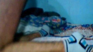 Jalandome la verga y jugando con mi culo peludo