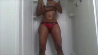 Shower Action with Big Booty JuicyJay