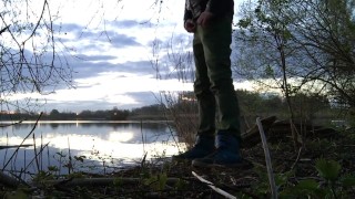 pissing vid in public place