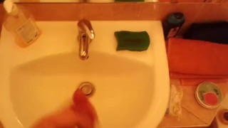 jerkin off in sink: fan requested(in my apartment in Budapest, Hungary)