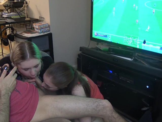 Blowjob Sandwich + Fifa (spanish) - VidÃ©os Porno Gratuites - YouPorn