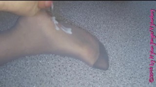 Cum on my Nylonfeet