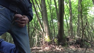 pissing while i'm sitting on my knees