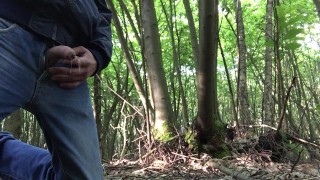 pissing while i'm sitting on my knees