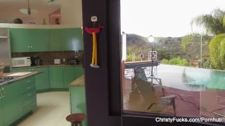 Behind the scenes with pornstar Christy Mack