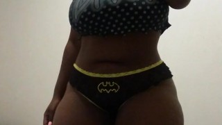 Big booty bouncing and twerking