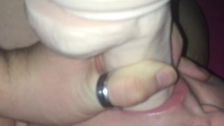 Bigroundbooty gets mouth toyed