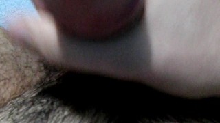 Masturbandome y sacando leche