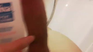 Ma bite sous la douche