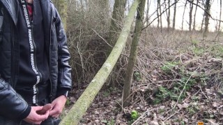 spread my dirty piss in public place