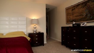 NextDoorBuddies Tom Faulk Exposes Cock in Public