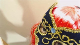 Jenny succhia un cazzo e si lascia sborrare in bocca!