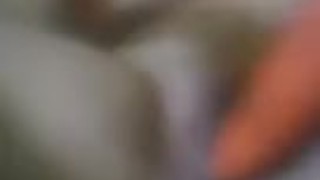 Rica cogida con la zanahoria