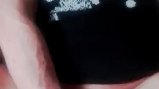 Muscle woman plays with her cream pie and giant clit nigandjucy