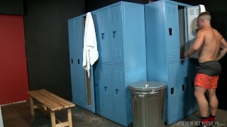 MenOver30 Locker Room Talk- Are you Into Guys?