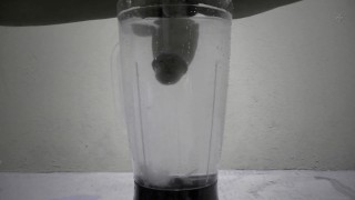 Liquefying milk - Licuando leche