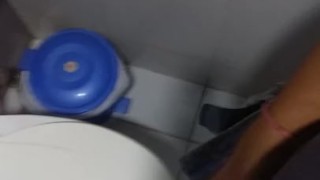 Masturbate in Toilet