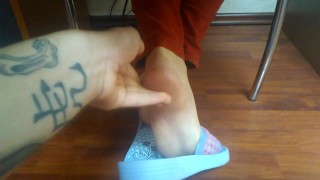 Teen babe gives cruel heeljob then allows her bf to cum on her heel