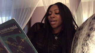 ASMR - Sexy Reading in Spanish - Lectura en Español
