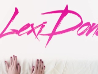 Lexidona outdoor masturbating i otwieranie cipki na ciemne włosy lexi dona