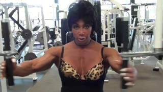 Peck Flys Pro Gym Workout With IFBB Pro FBB Latia Del Riviero