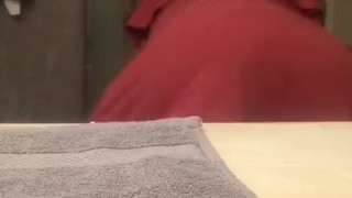Teen twerks in the mirror