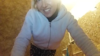 bestemmiando, lo faccio godere raccontandogli...