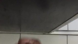 Punheta antes do banho