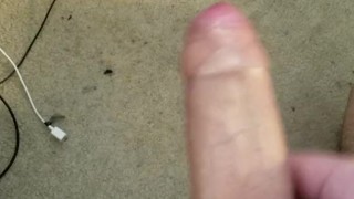 Huge white cock makes a mess on the floor