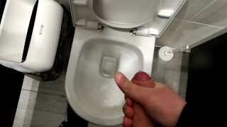 BUS STATION WC QUICKIE