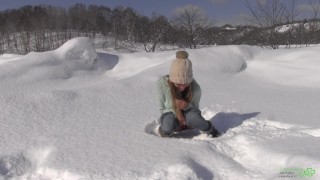 Winter Pee of Katya Clover
