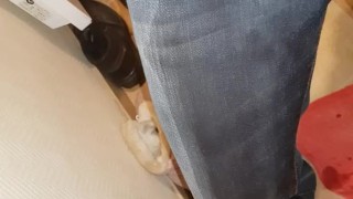 Je me pisse dessus habillé