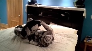 Mouthmorph humps his skeleton toy