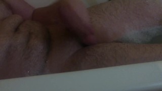 Amateur italian teen jacks off in bath tub