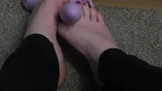 miss alice footplay with dildo and lotion
