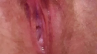 MILF masturbate til orgasm