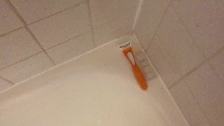 Pissin on stuff in the shower
