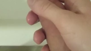 Grosse explosion de foutre chez mes amis !