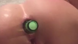 FreeChat Siswetlive.com *** Siswet with a Heineken Bottle in her Asshole