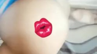 Allie Katt ass tease