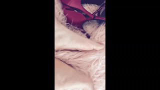 Curvy blonde feet in red heels