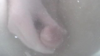 Unterwasser abspritzen